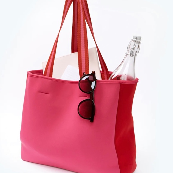 Summersalt Beach Tote + Poolside Wet Pouch - Picture 1 of 10